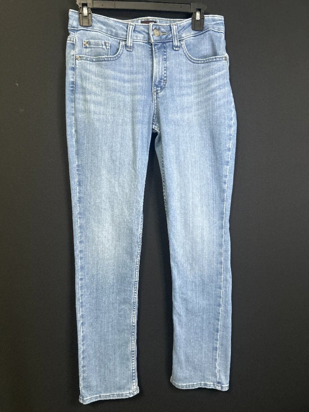 WOMENS LIGHT WASH STRAIGHT LEG JEANS